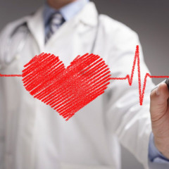 Auxiliar de Enfermería en Cuidados a Pacientes con Patologías Cardíacas en Urgencias