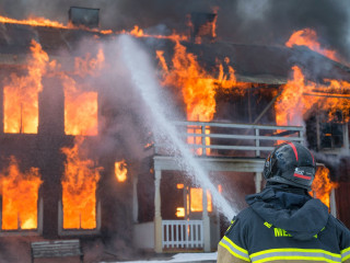 Normativas e Instalaciones de Prevención de Riesgos de Incendios y Emergencias