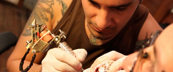 Curso gratis Técnico Profesional en Tatuaje online para trabajadores y empresas