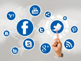 Marketing en las redes sociales e implantación de negocio electrónico